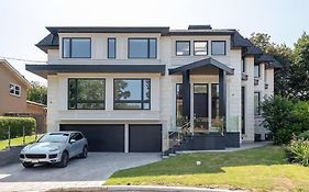 8 Frivick Court